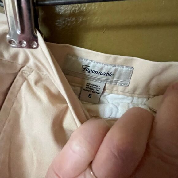 Faconnable size 6 high waisted tan shorts. - Picture 4 of 5